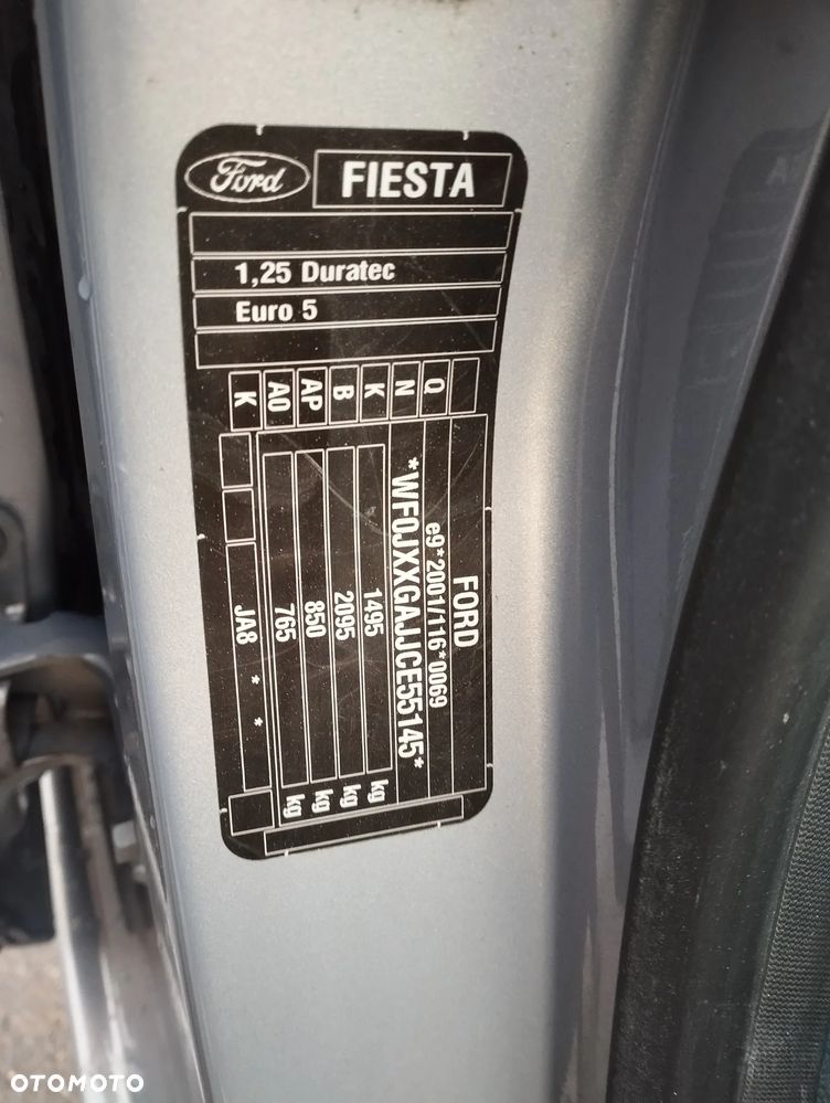 Ford Fiesta 1.25 Champions Edition - 6