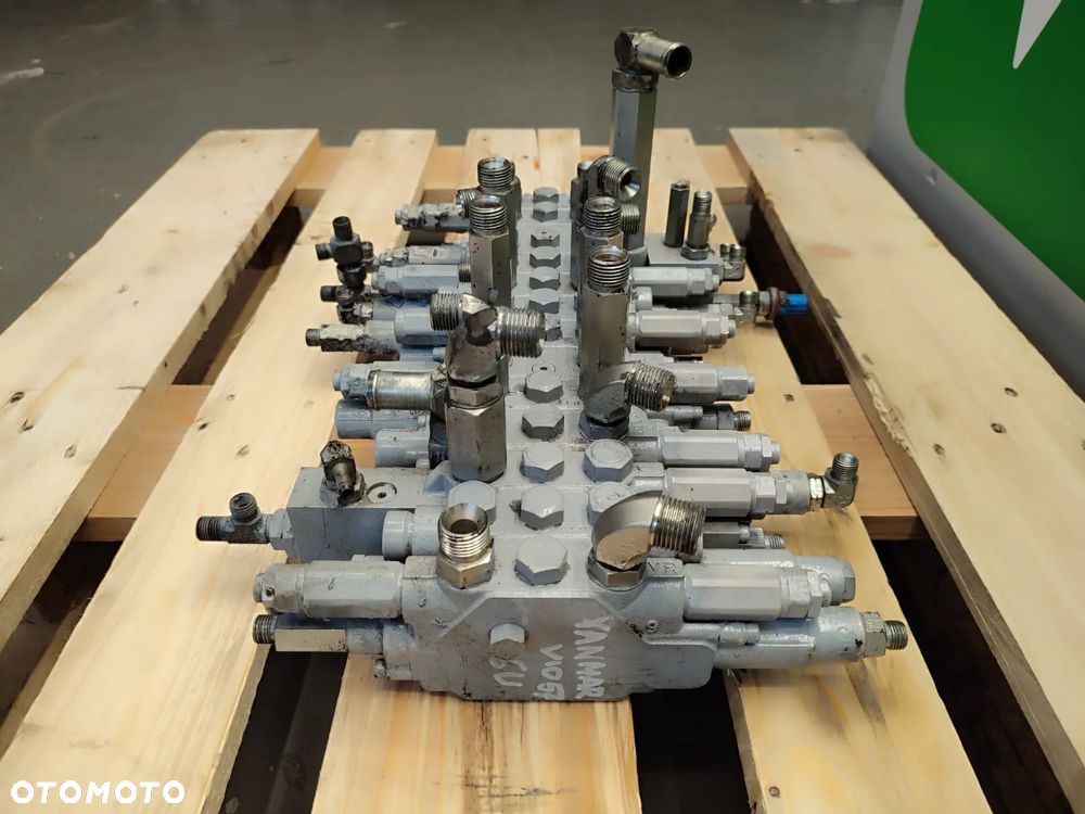 Rozdzielacz hydrauliczny 172B3574120 Yanmar VIO 57 - 4