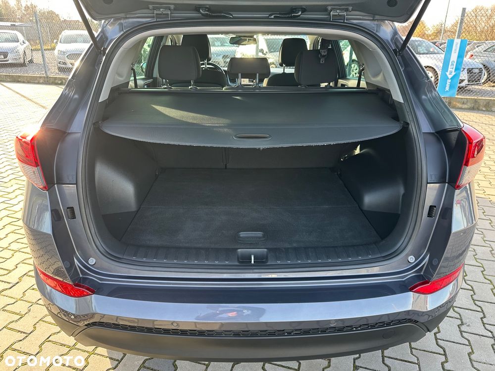 Hyundai Tucson blue 1.7 CRDi 2WD Intro Edition - 20