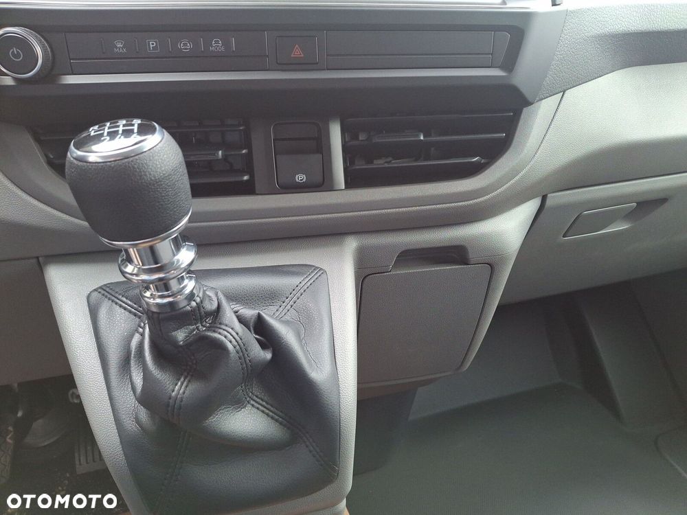 Volkswagen Transporter Furgon 2.0 TDI 150 KM manual - 25