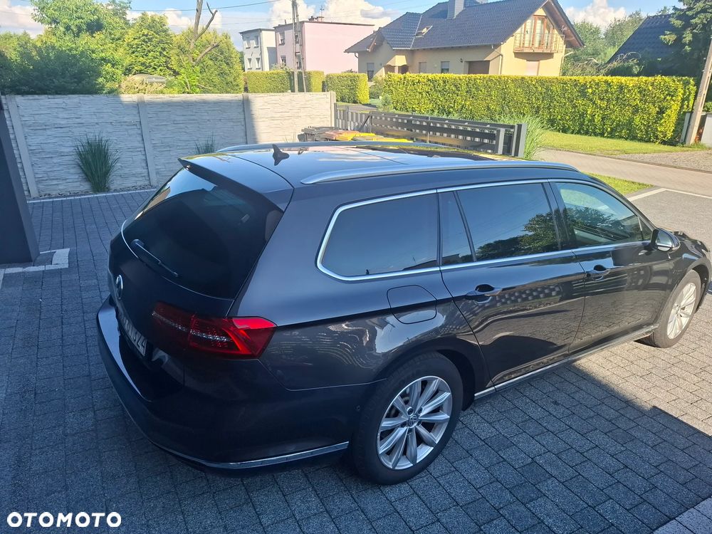 Volkswagen Passat 1.6 TDI SCR DSG Comfortline - 24