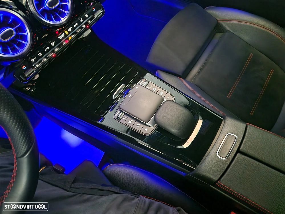 Mercedes-Benz A 250 e AMG Line - 20