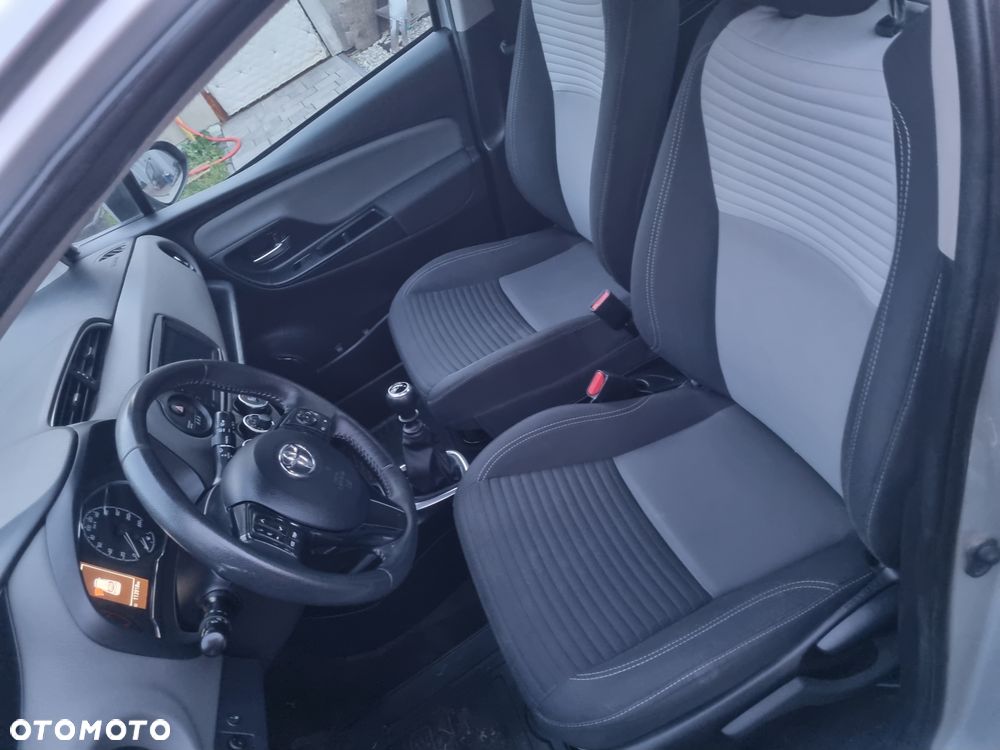 Toyota Yaris 1.5 Premium - 9