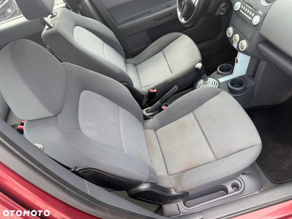 Mitsubishi Colt - 10