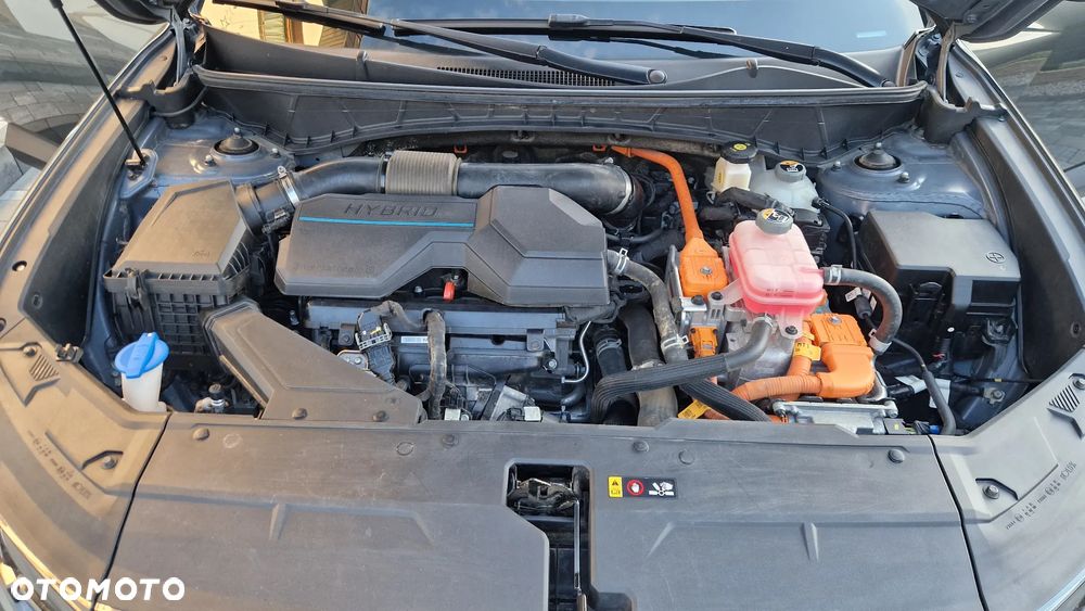 Hyundai Tucson 1.6 T-GDi HEV Executive 2WD - 37