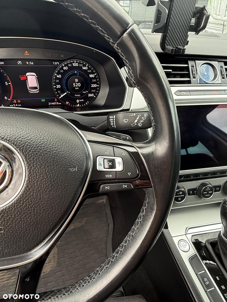 Volkswagen Passat 1.6 TDI SCR DSG Conceptline - 18