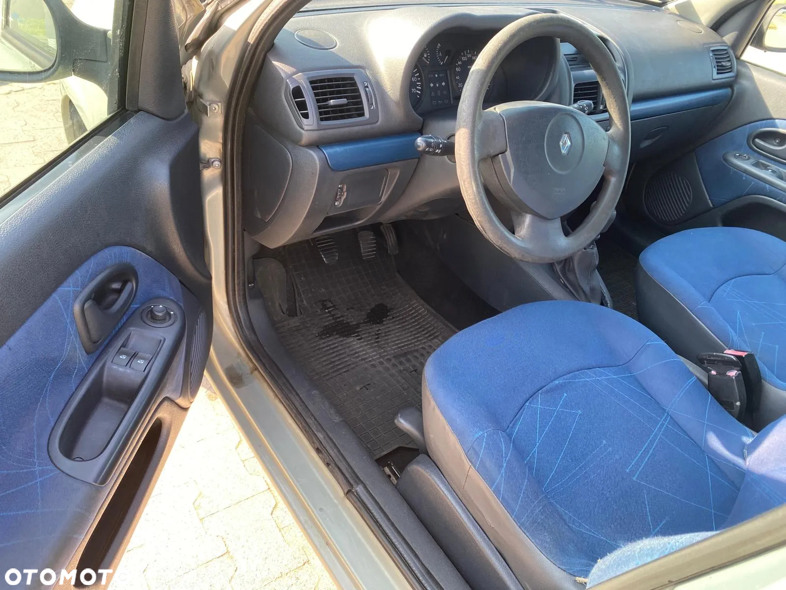 Renault Clio 1.2 16V 75 Dynamique - 9