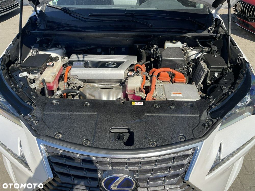 Lexus NX 300h - 16