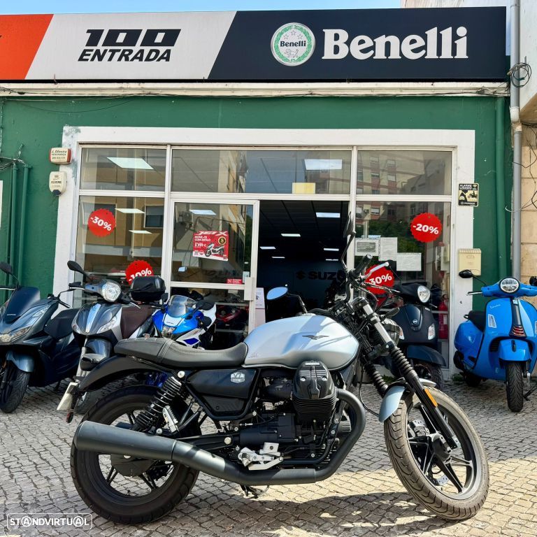 Moto Guzzi V7 Stone - 22