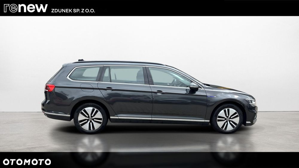 Volkswagen Passat - 6