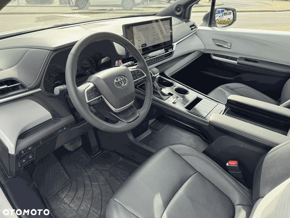 Toyota Sienna - 24