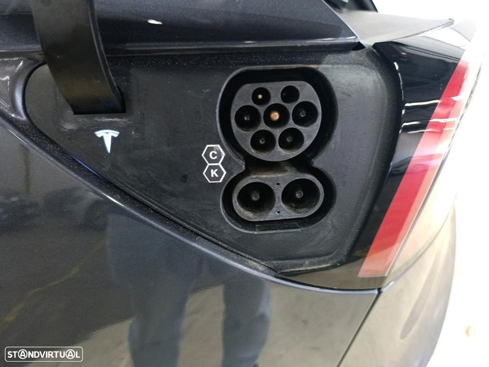 Tesla Model 3 Long-Range Dual Motor AWD - 12