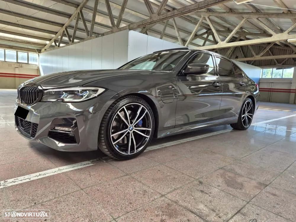 BMW 330 e Pack Desportivo M Pro Auto - 1