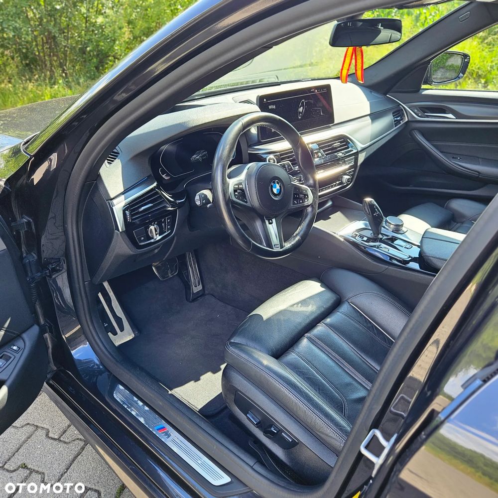 BMW Seria 5 530e xDrive M Sport sport - 14