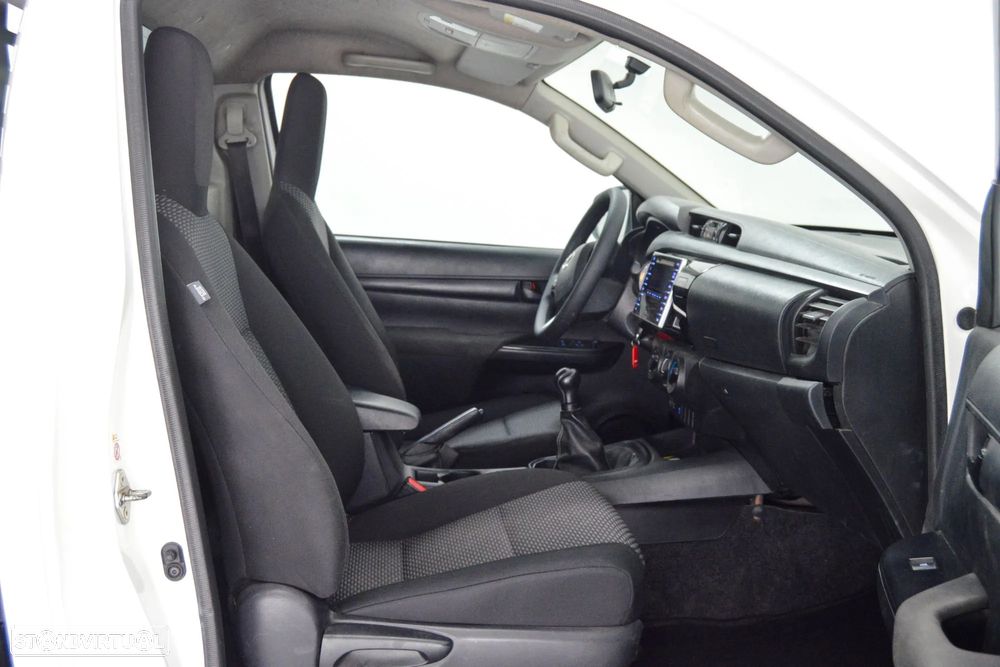 Toyota Hilux 2.4 D-4D 4X4 Cabine Simples 2L - 20