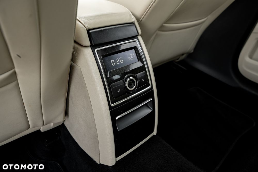 Skoda Superb Combi 3.6 V6 4x4 DSG Elegance - 29