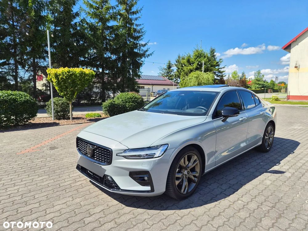Volvo S60 B5 B AWD Plus Dark - 1