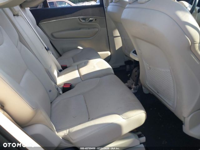 Volvo XC 90 - 7