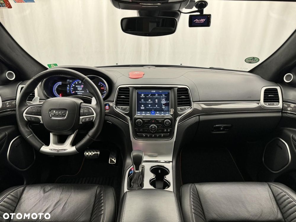 Jeep Grand Cherokee - 30