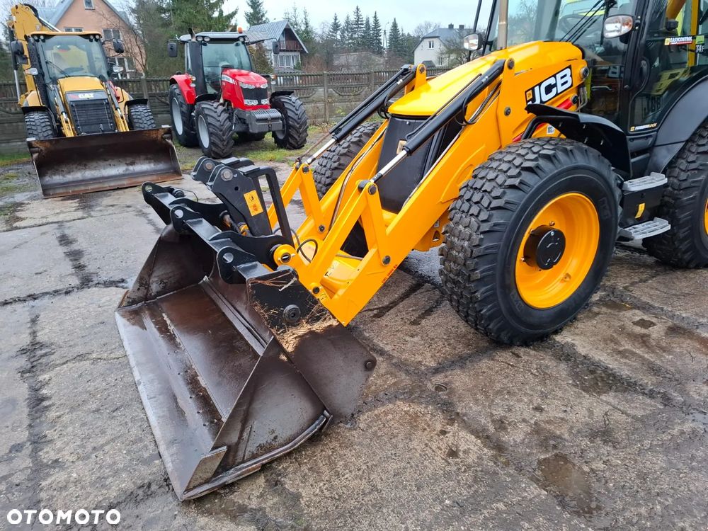 JCB 4CX - 12