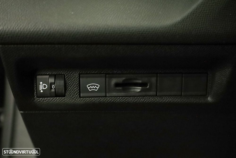 Peugeot 408 1.2 PureTech Allure EAT8 - 20