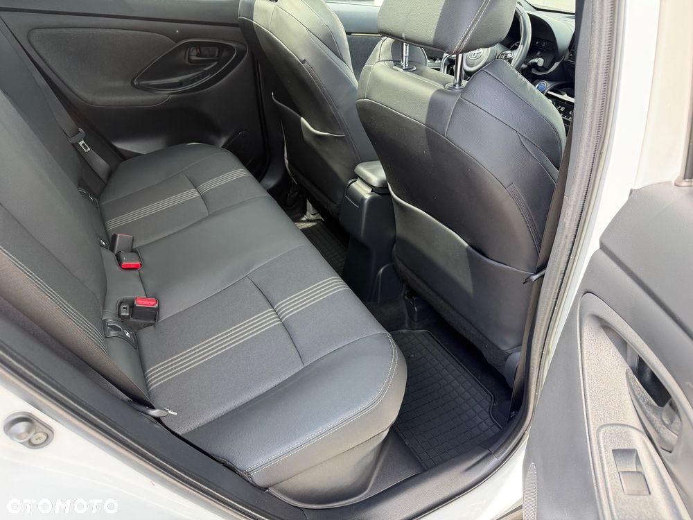 Toyota Yaris Cross 130 1.5 VVT-i AWD-i Style Plus - 13