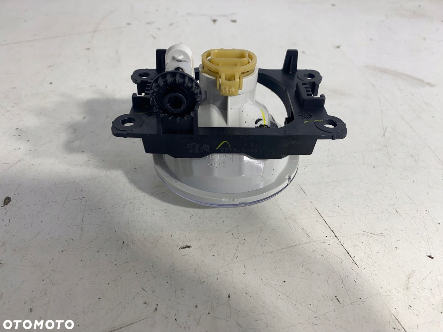 LAMPA HALOGEN PRZECIWMGIELNY PEUGEOT 208 I EU - 6