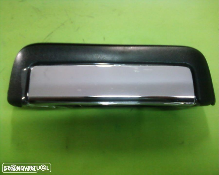 Punho puxador porta mala Mitsubishi Strakar L200 K74 1996-2005 - 1