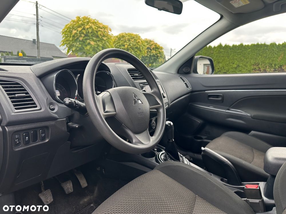 Mitsubishi ASX - 9