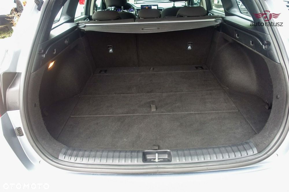 Kia Ceed - 11
