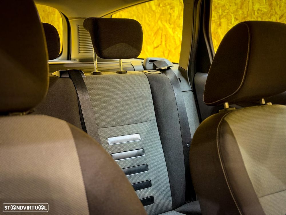 Ford Focus SW 1.6 TDCi Ghia - 12