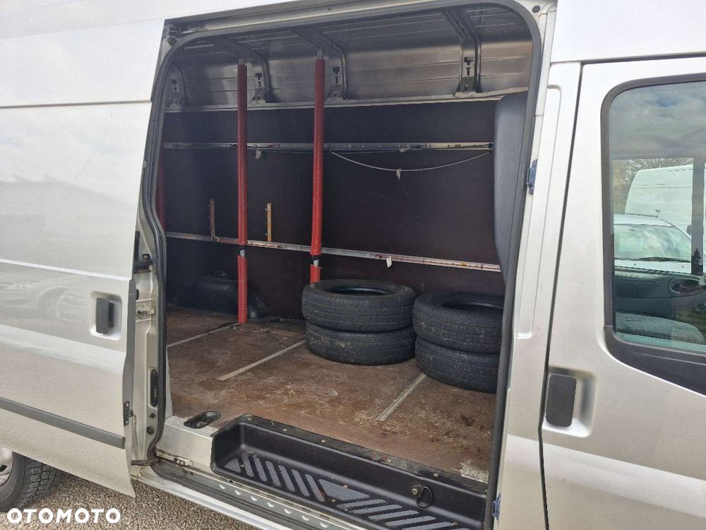 Ford Transit - 23