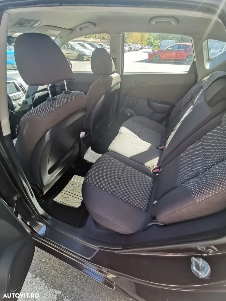 Hyundai i30 1.4 DOHC GL CLASSIC - 5
