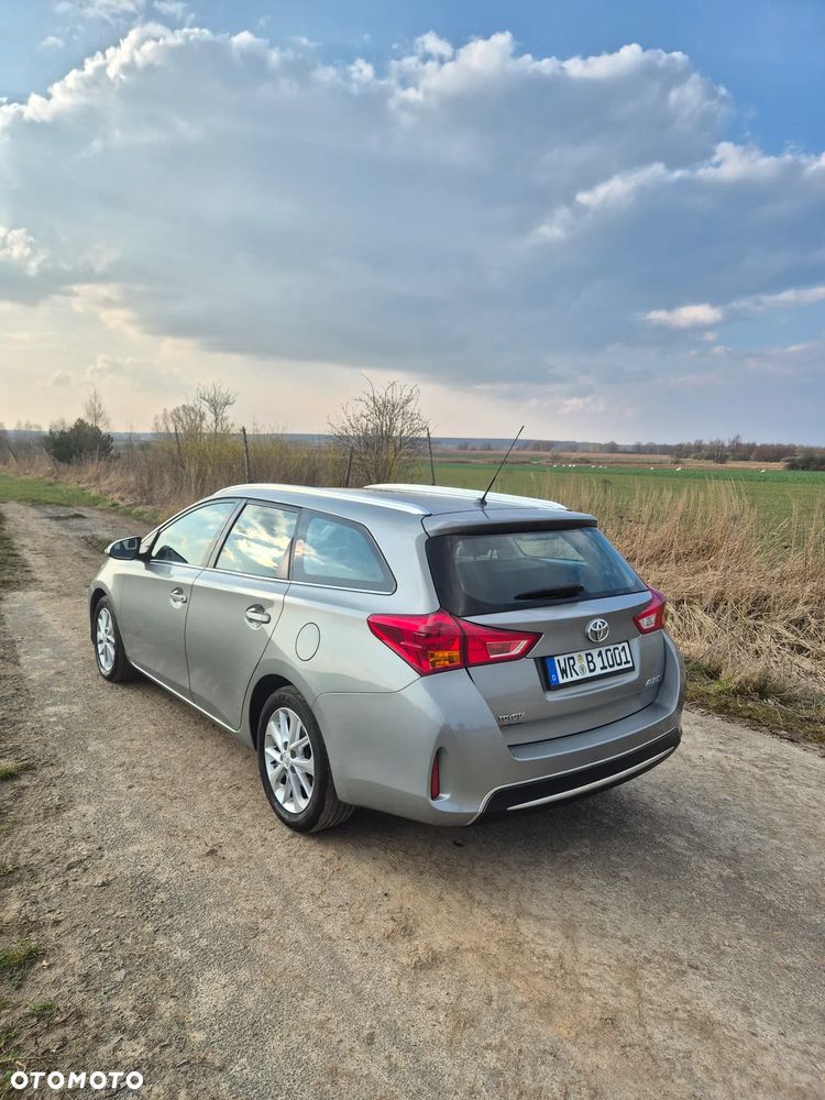 Toyota Auris 2.0 D-4D Executive - 6