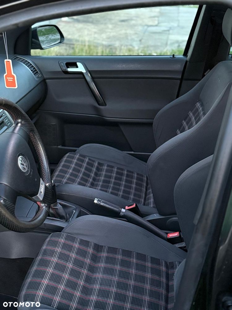Volkswagen Polo - 8