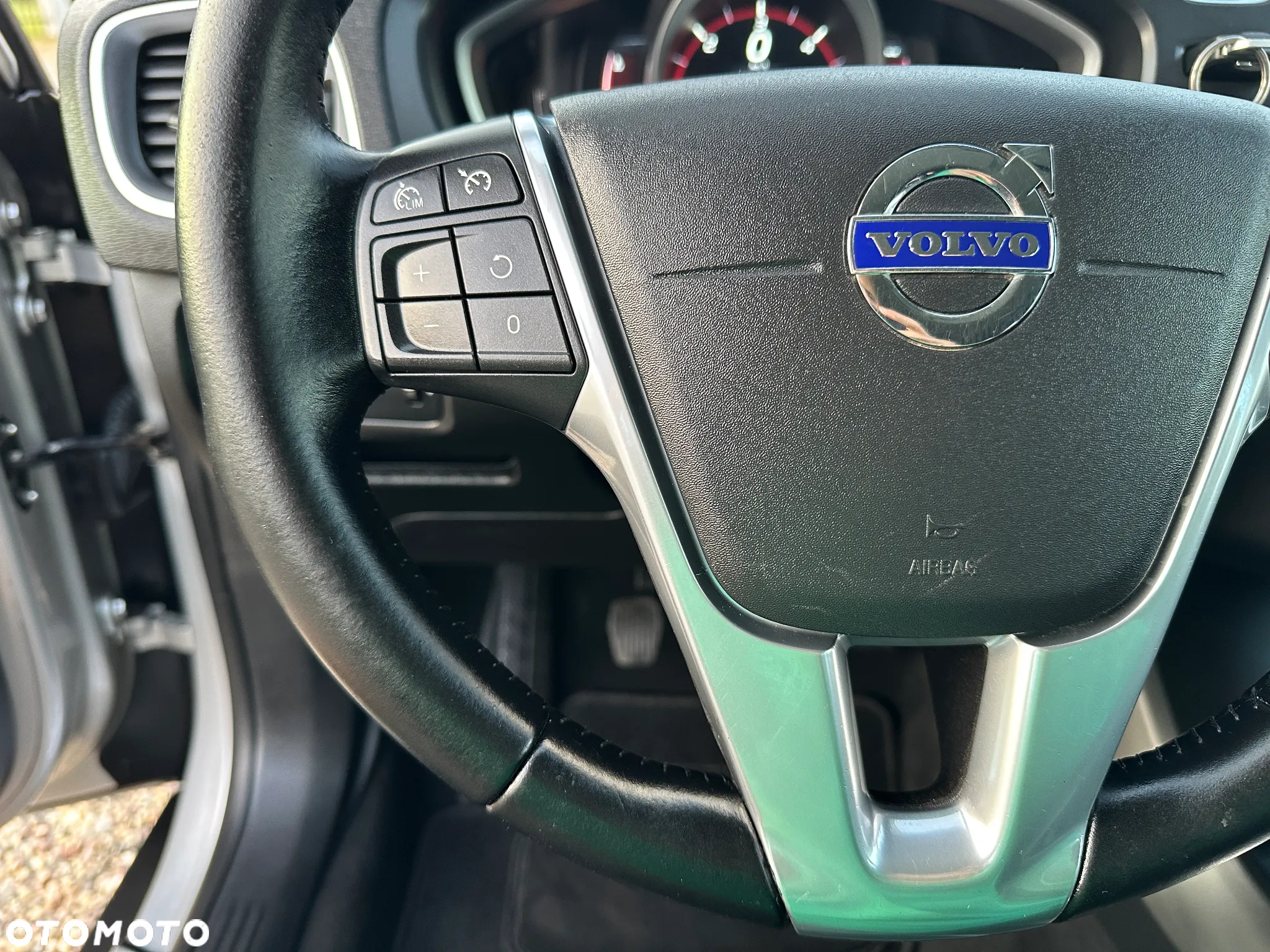 Volvo V40 Cross Country D2 Drive-E Ocean Race - 17