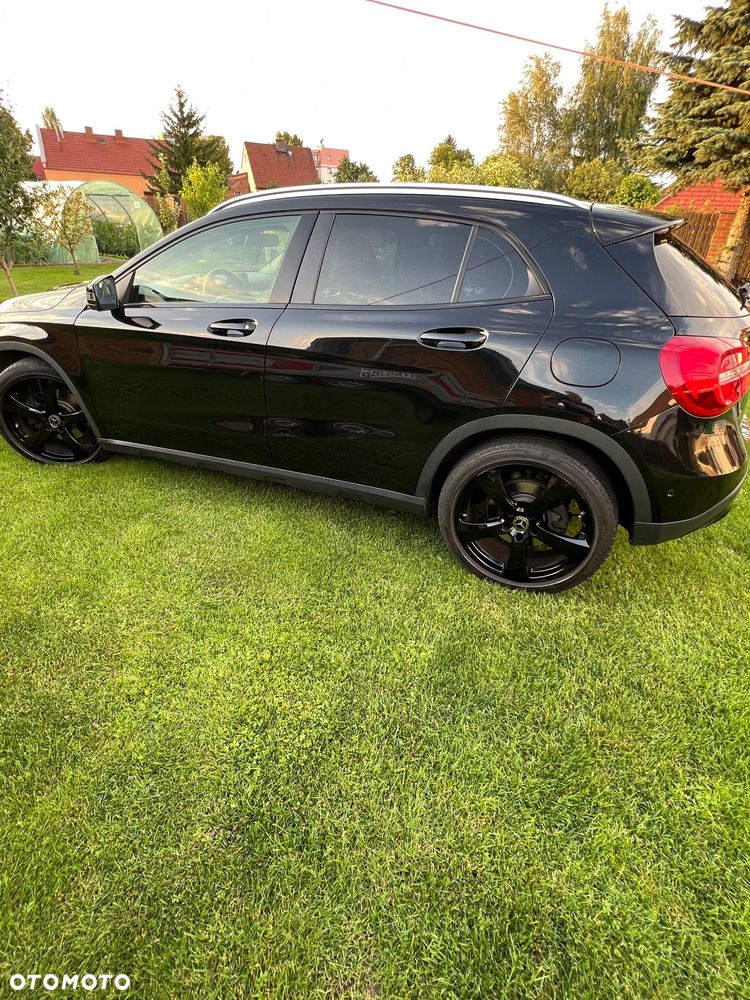 Mercedes-Benz GLA 250 4-Matic - 6
