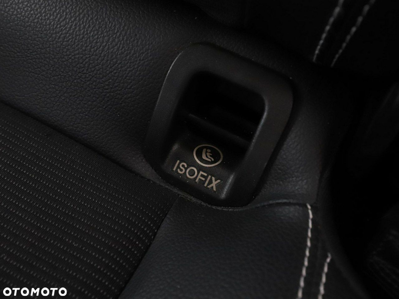 Mercedes-Benz GLA 180 7G-DCT Activity Edition - 39