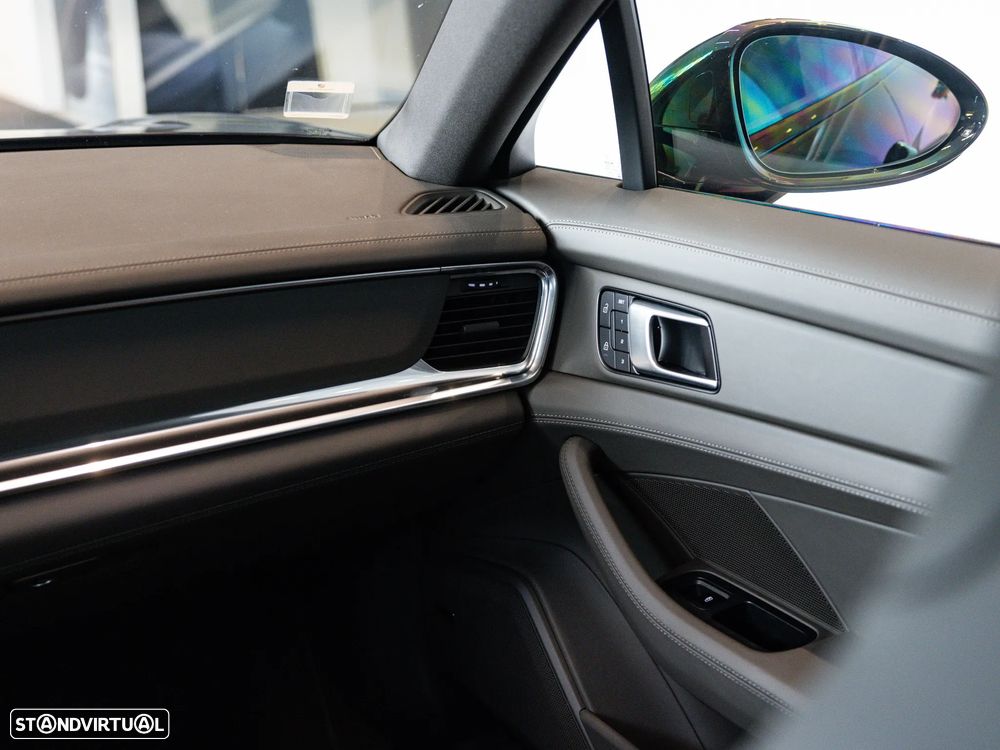 Porsche Panamera 4 E-Hybrid Platinum Edition - 34