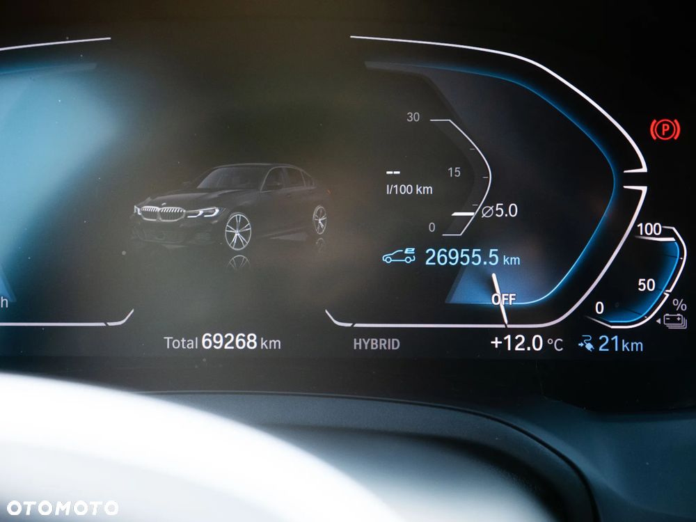 BMW Seria 3 330e M Sport - 23