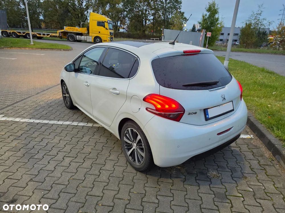 Peugeot 208 1.2 PureTech Allure - 5