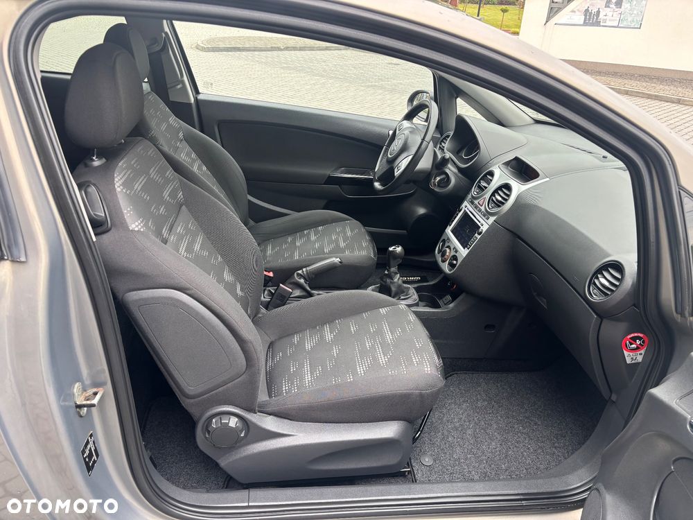 Opel Corsa 1.4 16V Satellite - 15