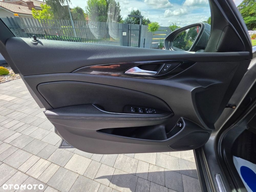 Opel Insignia - 10