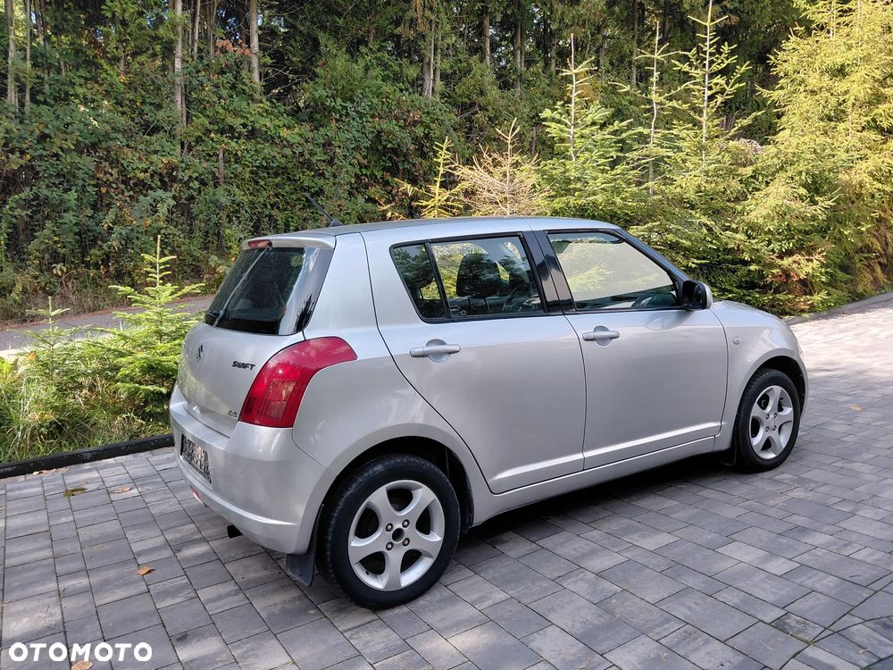 Suzuki Swift 2006 photo 2