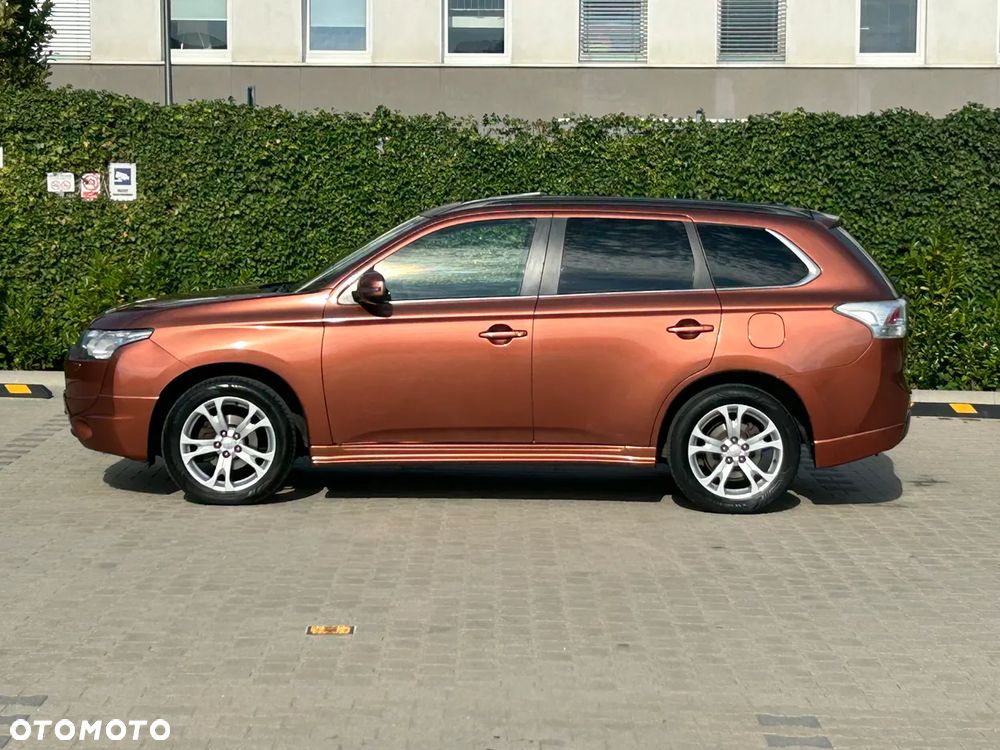 Mitsubishi Outlander 2.2 DI-D 4WD Instyle - 4