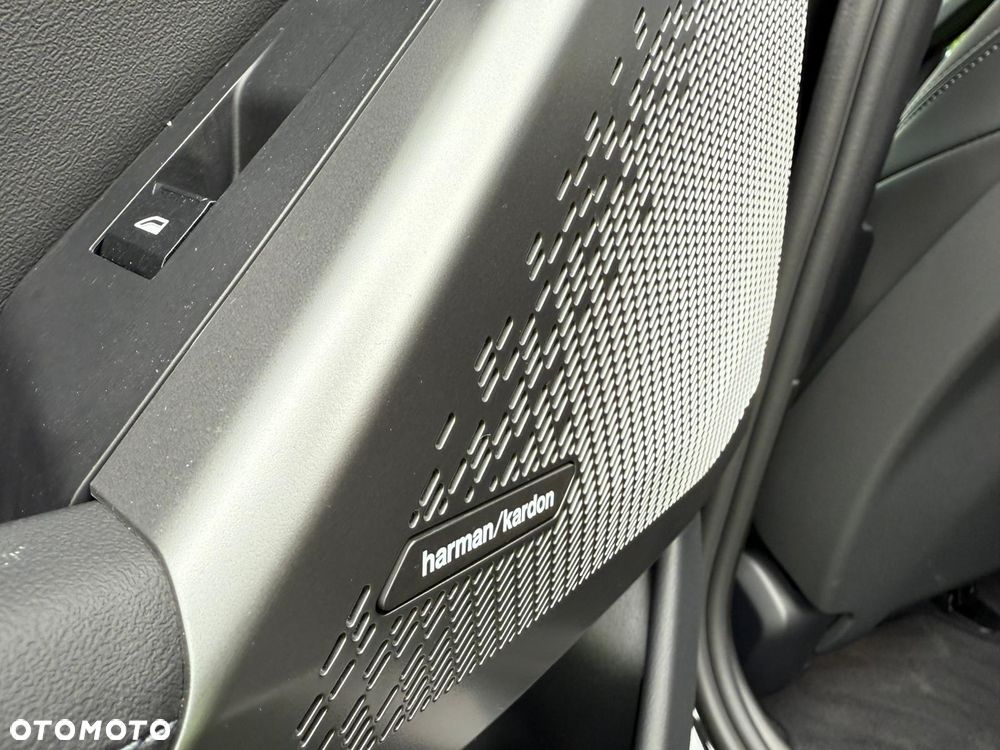 BMW Seria 5 520d xDrive - 28