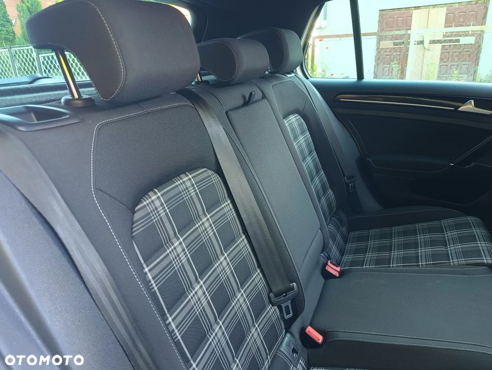 Volkswagen Golf GTD 2.0 TDI SCR DSG - 23