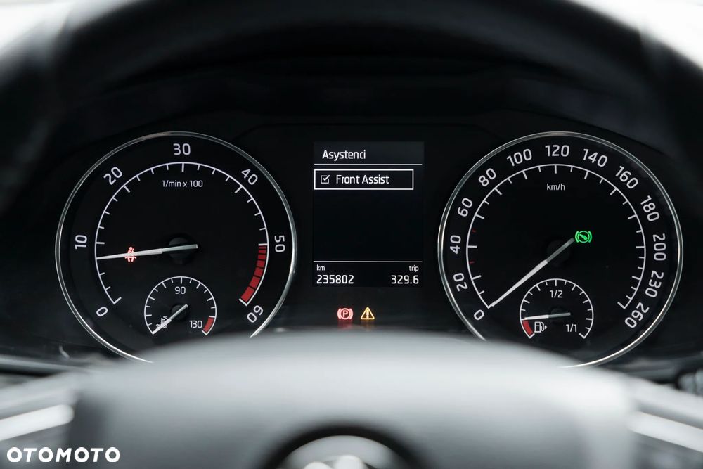 Skoda Superb 2.0 TDI Ambition DSG - 19