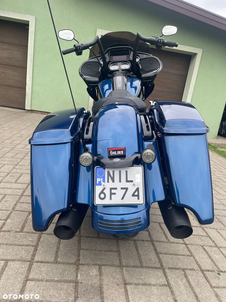 Harley-Davidson Touring Road Glide - 13
