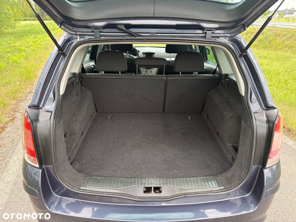 Opel Astra 1.6 Color Edition - 28